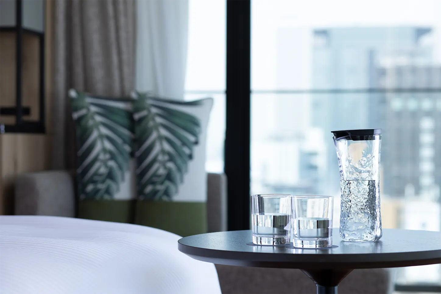 客室に設置のウォーターサーバー給水用ボトル