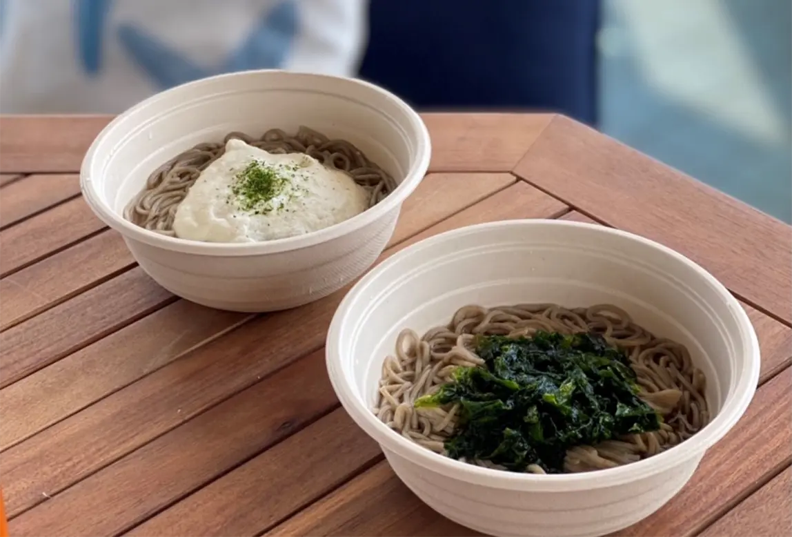 鳥羽SOBA WHITE（伊勢芋とろろ）と鳥羽SOBA BLUE（伊勢志摩産あおさ）