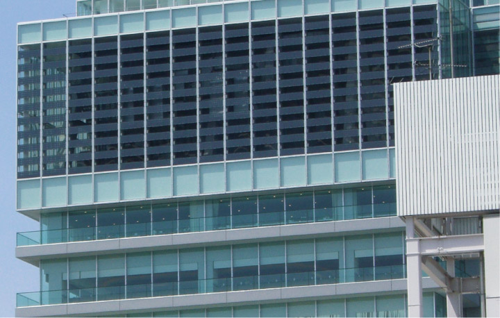 あべのハルカスタワー館南面の太陽光パネル