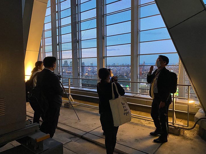 あべのハルカスの耐震設備見学