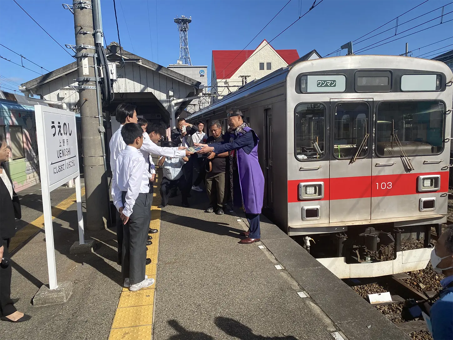 最優秀作品にヘッドマーク授与