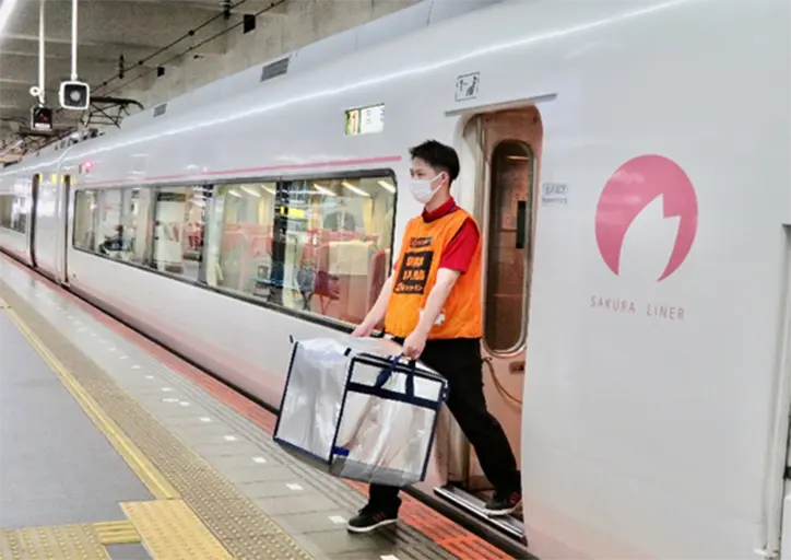 さくらライナーでの貨客混載輸送の様子イメージ