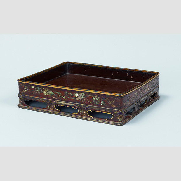 銅板地螺鈿花鳥文説相箱