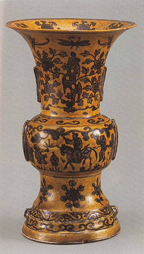 黄地紫彩花卉人物文尊式瓶