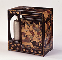 蒔絵椿紫陽花文提重