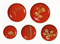 草花蒔絵五つ組杯 酒井抱一下絵・原羊遊斎作 大阪市立美術館蔵